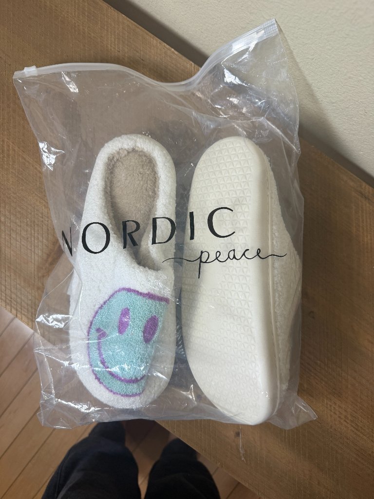 Nordic Peace Happy Face Slippers Super Soft Smiley Size 41-42 Men's 8.5 — image 3 of 8